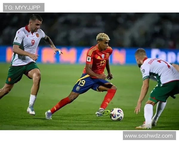 大扁平足球明星人物解析与成长历程分析