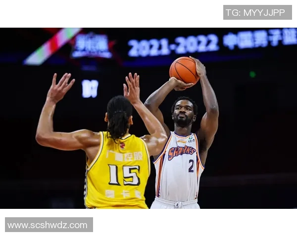 球迷看台情绪失控怒骂当红球星引发赛场激烈舆论风波