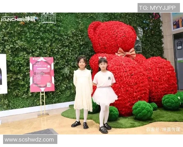 足球明星女友晒心动礼物 揭秘专属浪漫背后的爱情故事